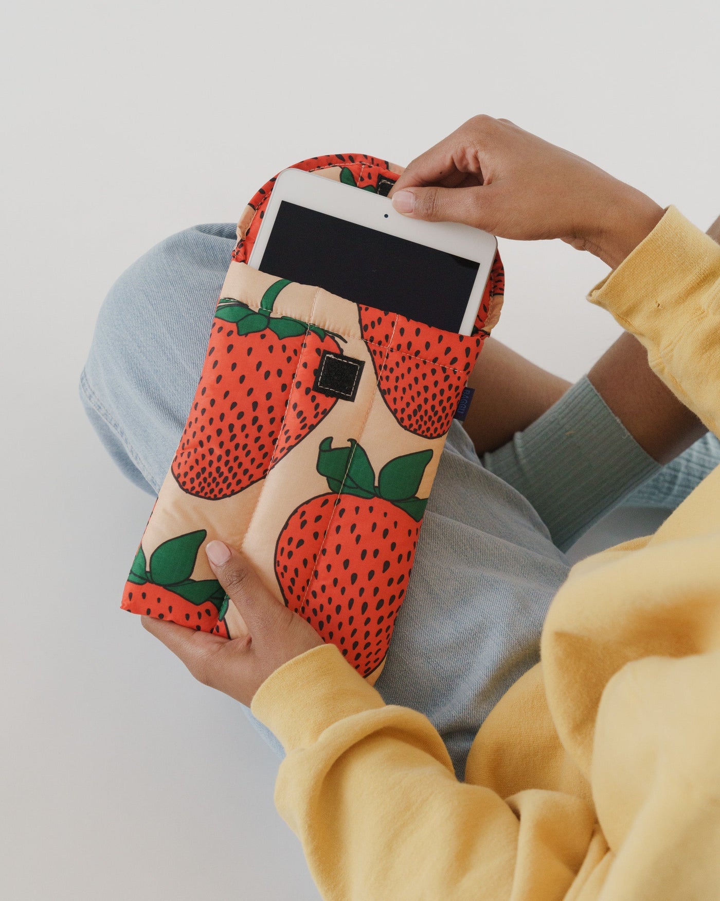 Puffy Tablet Sleeve - Strawberry